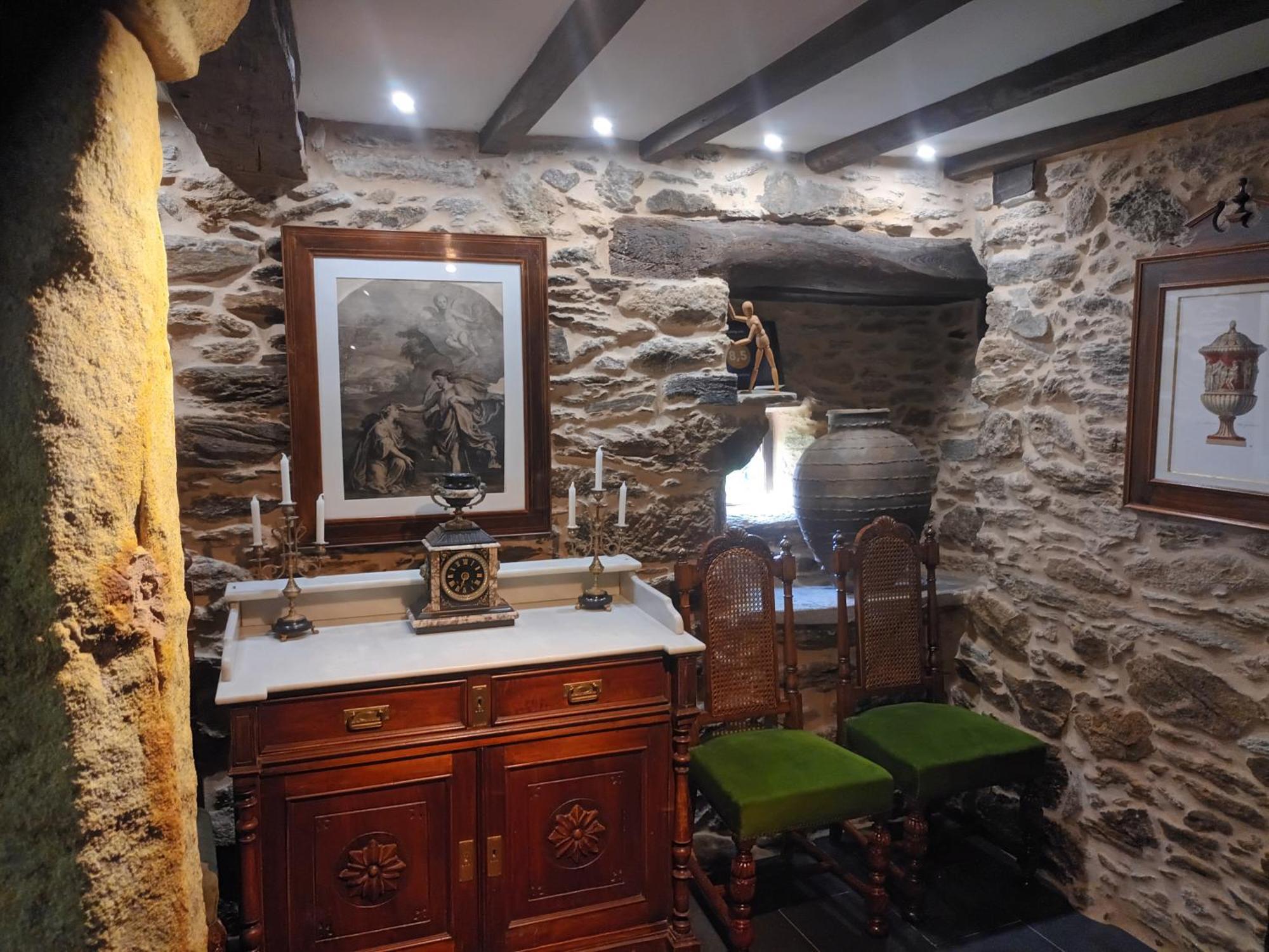 Mercadoiro Hostel *